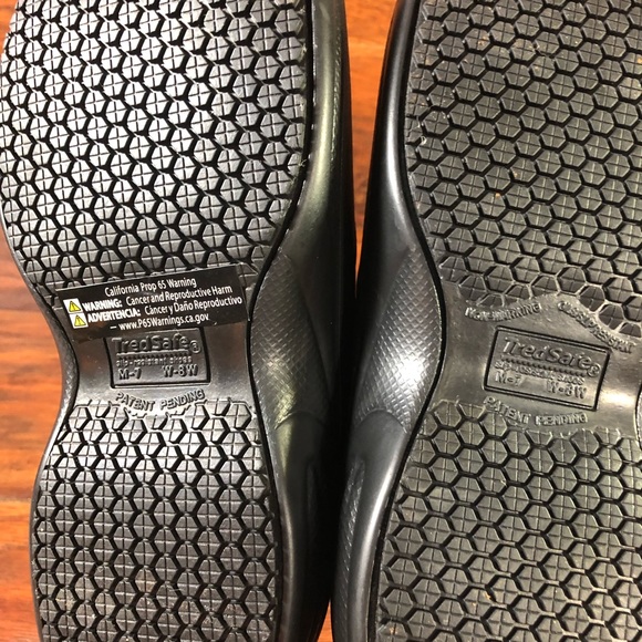 TredSafe Shoes Mens 7 Womens 8W Black Loafer Oil Slip Resistant Slip-on - Picture 5 of 7